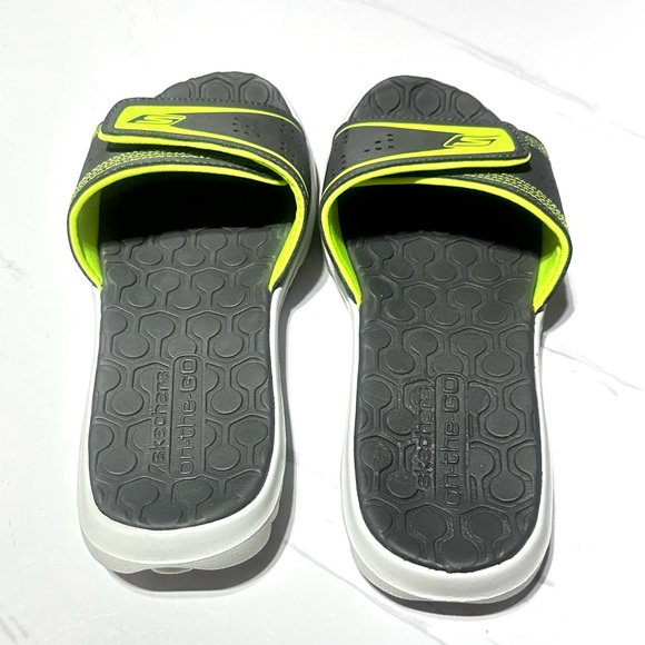 NWOT Skechers Gray Green Lightweigh Women’s Comfy Slip On Velcro Slipper Sz 5 - Picture 3 of 11